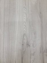 Load image into Gallery viewer, Artik Flora
